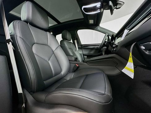 New 2026 Porsche Macan image 30