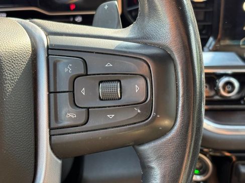 Used 2022 GMC Sierra 1500 SLT w/ SLT Premium Package AWD/4WD image 18