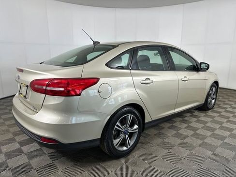 Used 2017 Ford Focus SE image 3