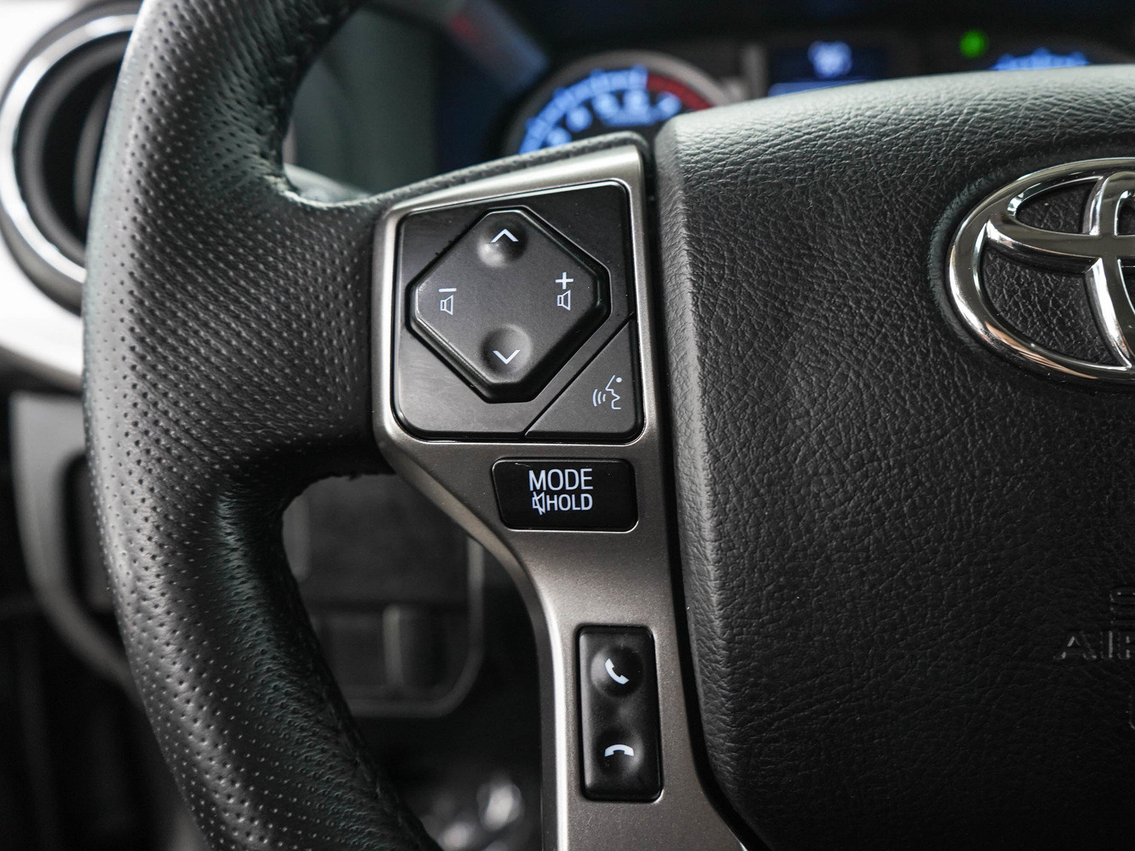 Used 2021 Toyota Tacoma SR5 w/ Technology Package AWD/4WD image 26
