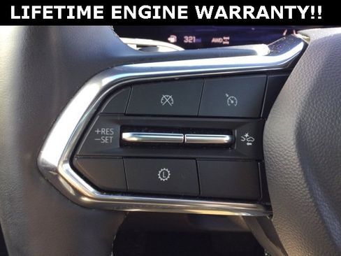 Used 2025 Chevrolet Traverse LT image 15