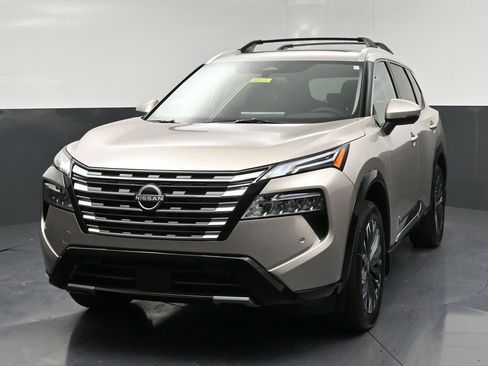 New 2026 Nissan Rogue Platinum w/ Platinum Premium Package image 3