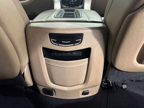 Used 2018 Cadillac Escalade Platinum RWD image 22