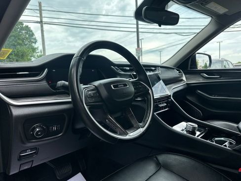 Used 2021 Jeep Grand Cherokee L Limited AWD/4WD image 11