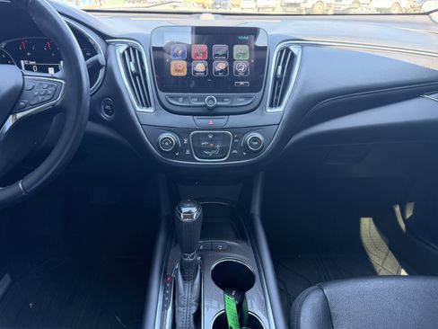 Used 2018 Chevrolet Malibu LT w/ Leather Package FWD image 20