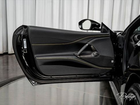 Used 2022 Ferrari 812 GTS RWD image 32