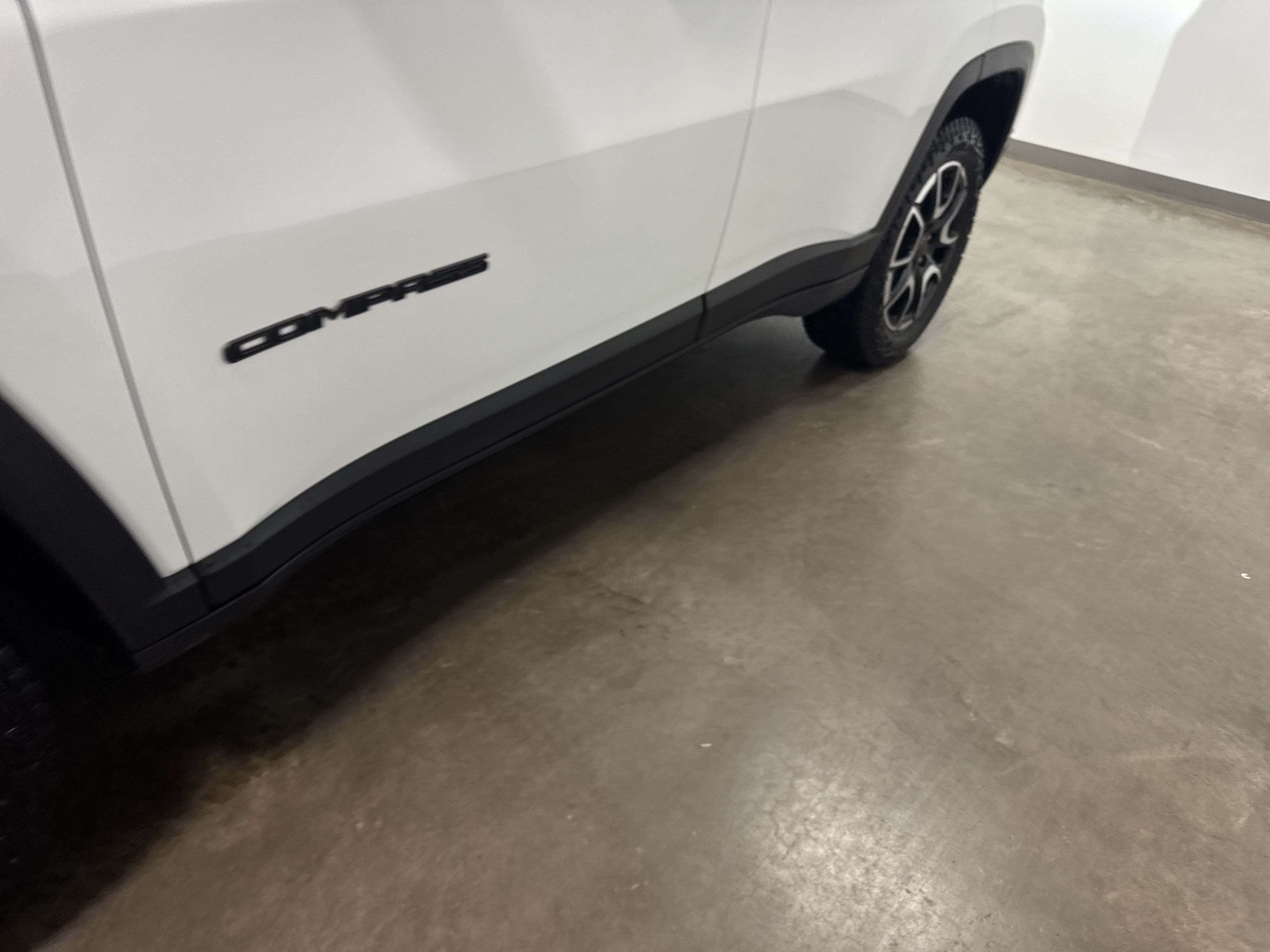 Used 2026 Jeep Compass Trailhawk AWD/4WD image 10