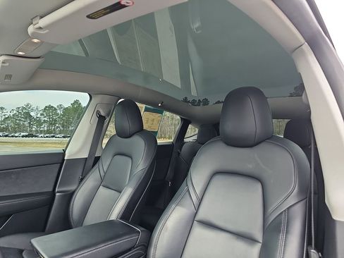 Used 2022 Tesla Model Y Performance image 34