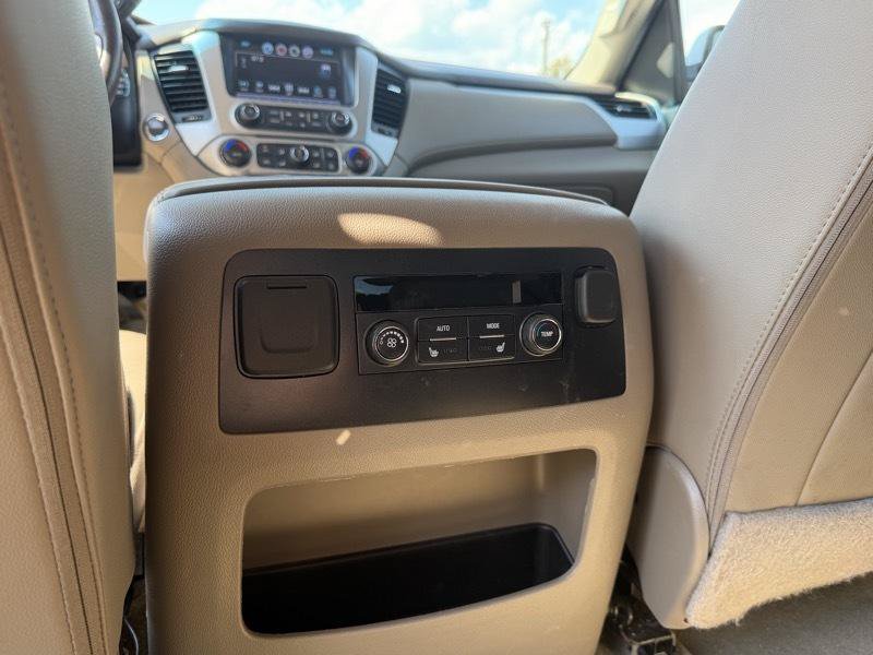 Used 2017 GMC Yukon SLT w/ HD Trailering Package AWD/4WD image 17