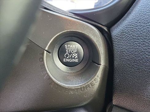 Certified 2020 Jeep Renegade Altitude FWD image 14