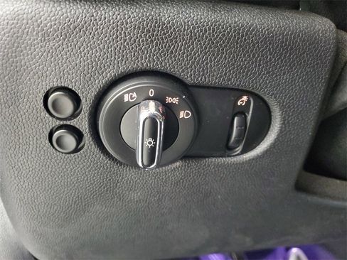 Used 2019 MINI Cooper 2-Door Hardtop image 12