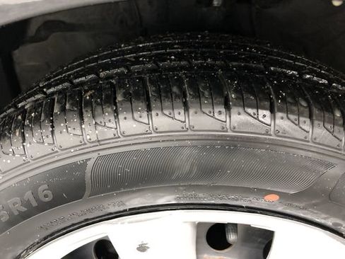 Used 2016 Toyota Corolla LE image 28