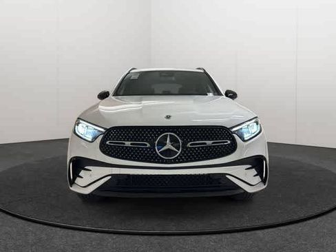 Used 2026 Mercedes-Benz GLC 300 4MATIC image 2