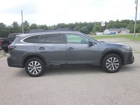 Used 2023 Subaru Outback Premium AWD/4WD image 6