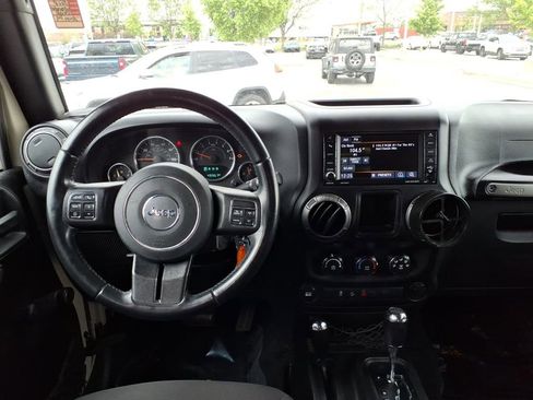 Used 2018 Jeep Wrangler Unlimited Sport w/ Connectivity Group AWD/4WD image 25