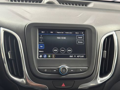 Used 2019 Chevrolet Equinox LT image 18