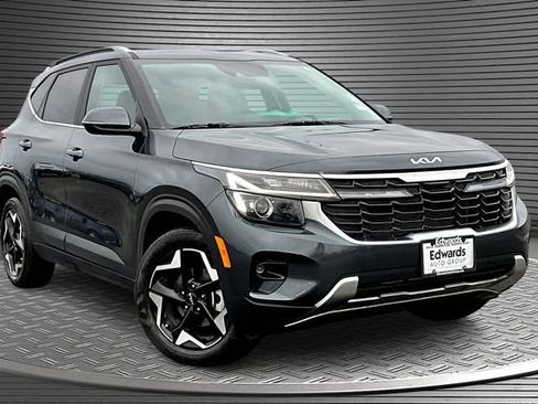 Used 2024 Kia Seltos EX image 3