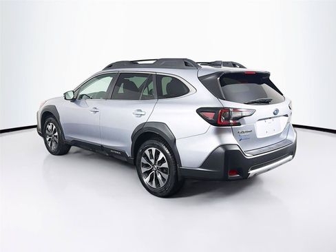 Used 2023 Subaru Outback Limited AWD/4WD image 9