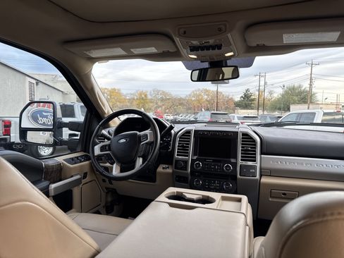 Used 2017 Ford F350 Lariat w/ Lariat Ultimate Package image 16