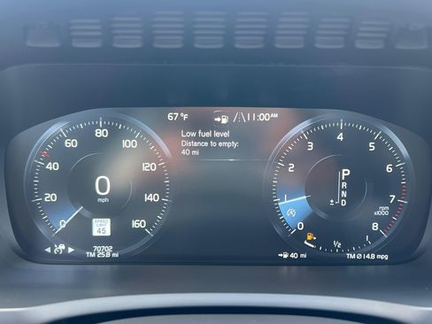 Used 2018 Volvo XC90 T5 Momentum w/ Convenience Package AWD/4WD image 13