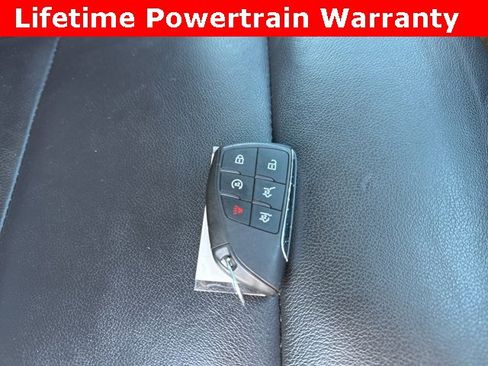 Used 2024 Chevrolet Suburban LT image 6