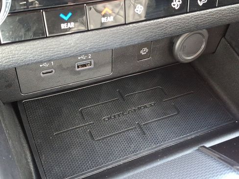 Used 2024 Mitsubishi Outlander SEL AWD/4WD image 25
