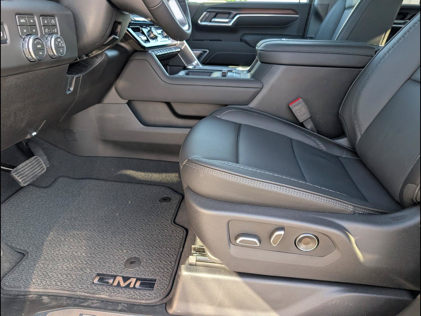 New 2026 GMC Sierra 2500 Denali AWD/4WD image 11