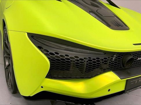 Used 2023 McLaren Artura image 30