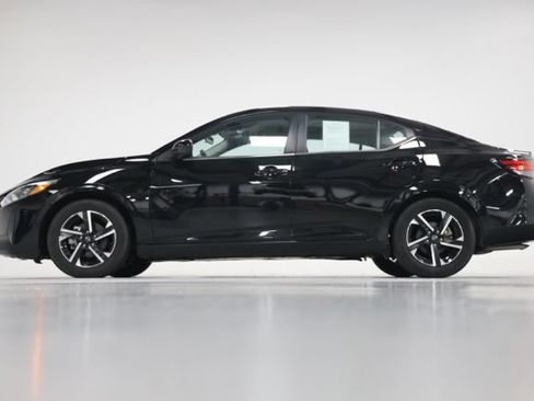 Used 2025 Nissan Sentra SV FWD image 6
