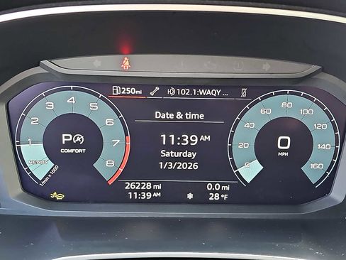 Used 2025 Audi Q3 2.0T Premium image 21