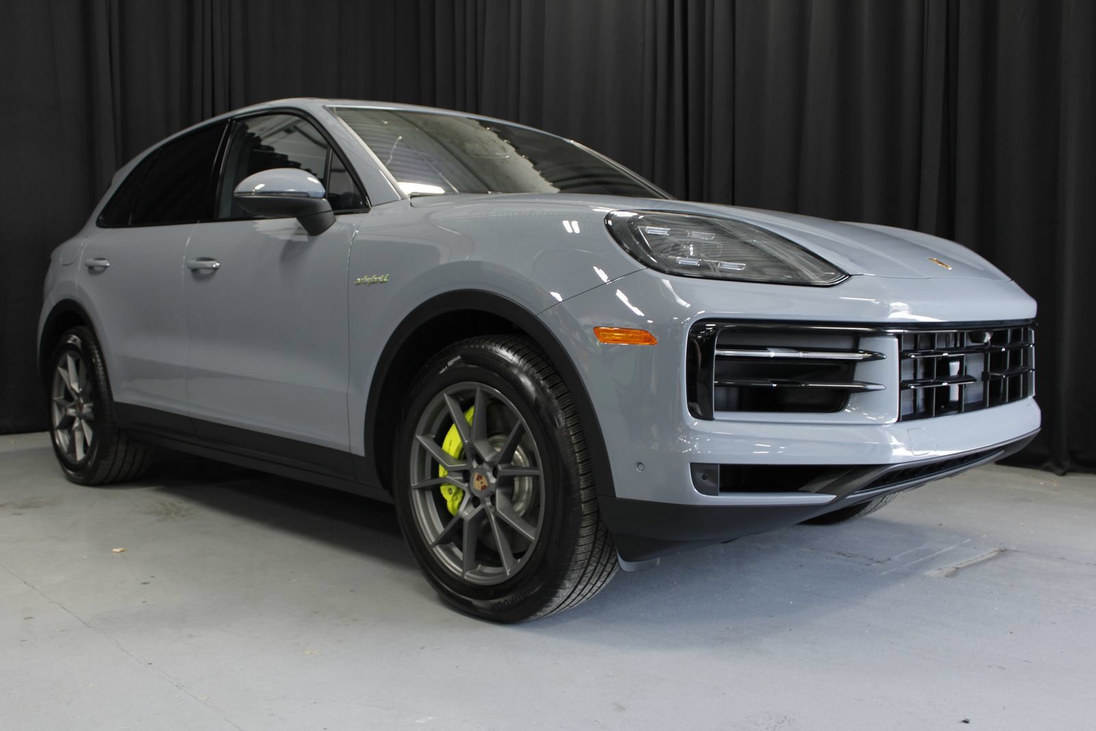 Certified 2026 Porsche Cayenne E-Hybrid AWD/4WD image 10