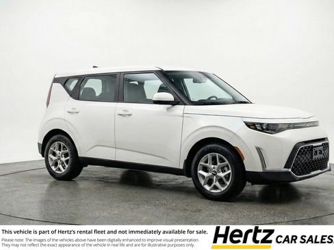Used 2025 Kia Soul LX w/ LX Technology Package FWD image 1