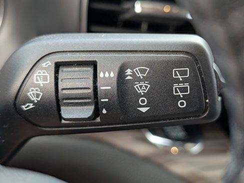 Used 2021 Ford Explorer Limited w/ Equipment Group 301A RWD image 27