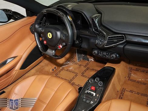 Used 2013 Ferrari 458 Spider RWD image 21