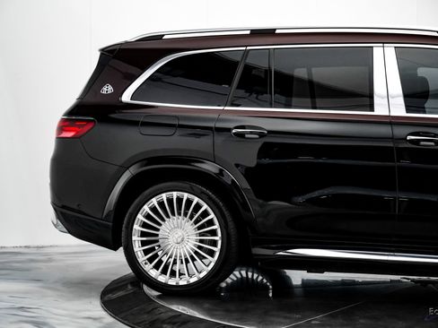Used 2024 Mercedes-Benz Maybach GLS 600 4MATIC image 15