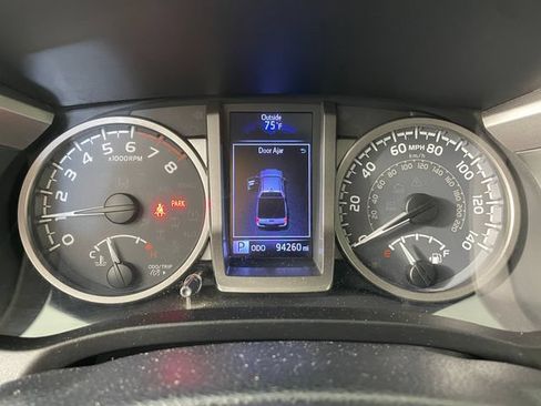 Used 2019 Toyota Tacoma Limited AWD/4WD image 5