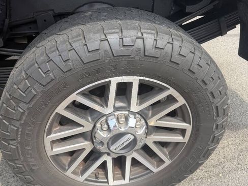 Used 2017 Ford F350 Lariat AWD/4WD image 12