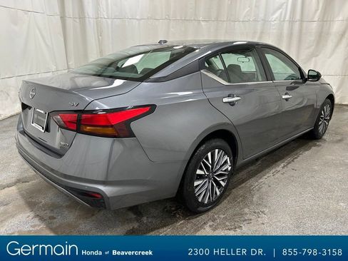 Used 2024 Nissan Altima 2.5 SV image 8
