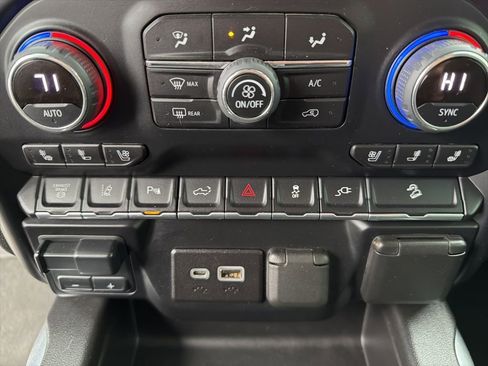 Used 2022 Chevrolet Silverado 2500 LTZ w/ LTZ Convenience Package AWD/4WD image 47