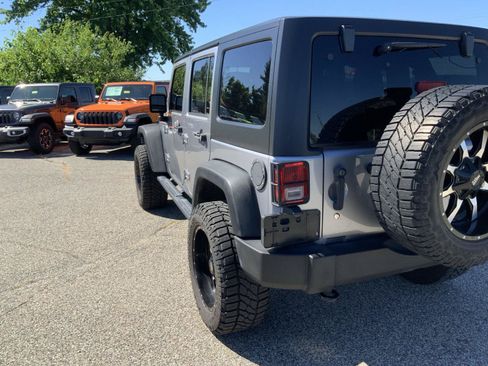 Used 2017 Jeep Wrangler Unlimited Sport w/ Quick Order Package 24S AWD/4WD image 12