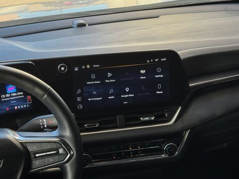 Used 2025 Chevrolet Equinox LT FWD image 14