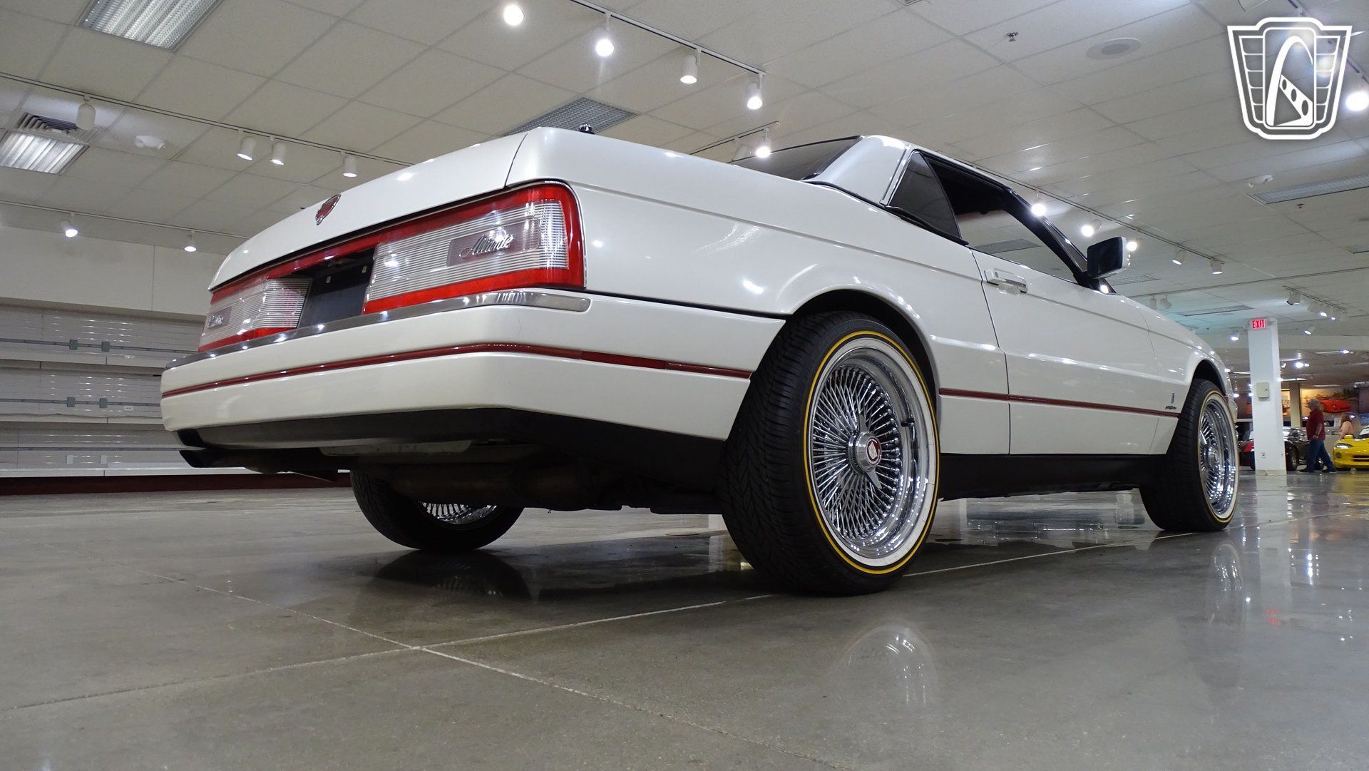 Used 1991 Cadillac Allante FWD image 16