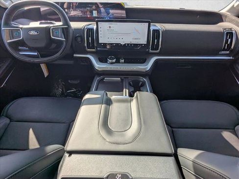 New 2025 Ford Expedition Max Platinum w/ Driver's Package image 14