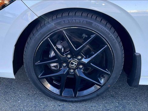 Used 2023 Honda Civic Sport image 12