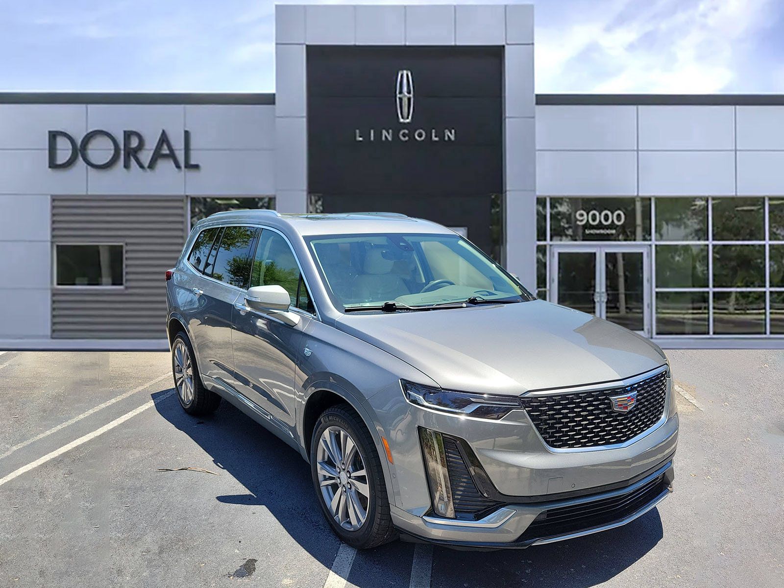 Used 2023 Cadillac XT6 Premium Luxury w/ Technology Package AWD/4WD image 1
