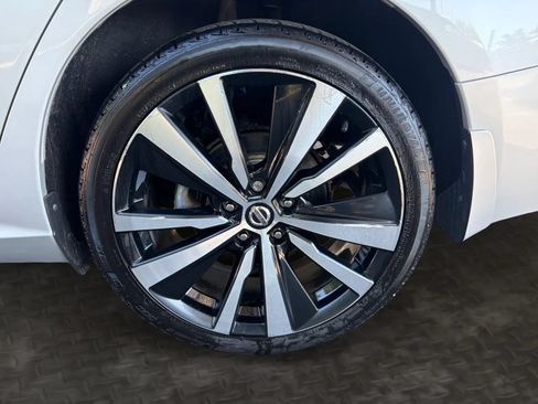 Used 2021 Nissan Altima 2.5 Platinum AWD/4WD image 42