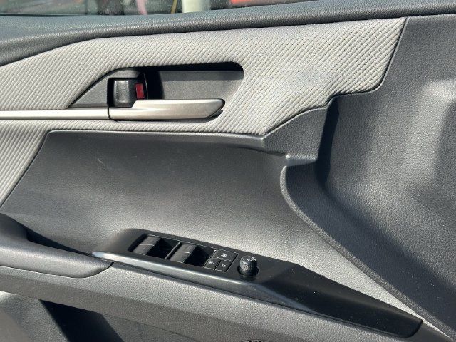 Used 2025 Toyota Camry SE w/ Convenience Package FWD image 30