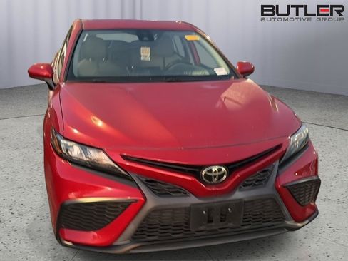 Used 2021 Toyota Camry SE FWD image 5