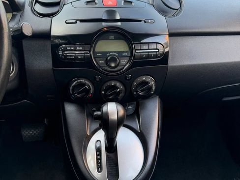 Used 2011 MAZDA MAZDA2 Touring FWD image 20