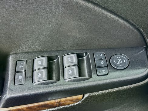 Used 2019 Chevrolet Tahoe LT image 23